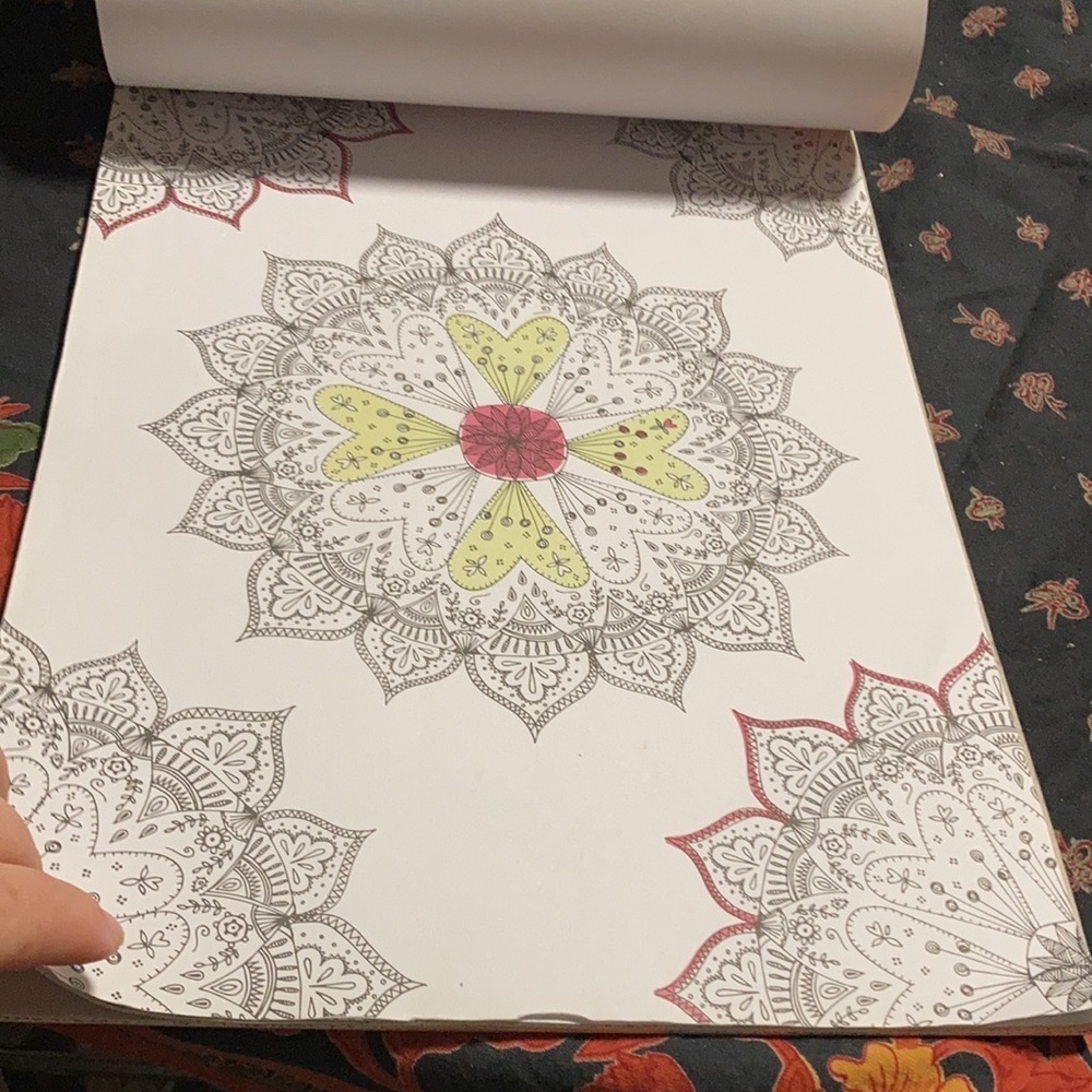Mandala Stimulating and Relaxing Art Therapy Coloring Book All Age used